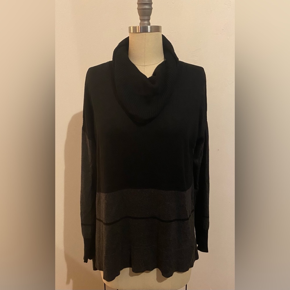 Cable and Gauge hi-lo sweater top cowl neck grey black medium comfy